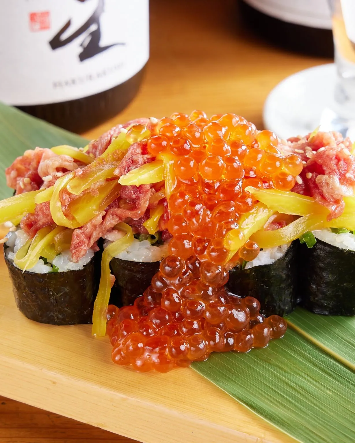 新鮮な鶏の旨みを楽しめるタタキは、