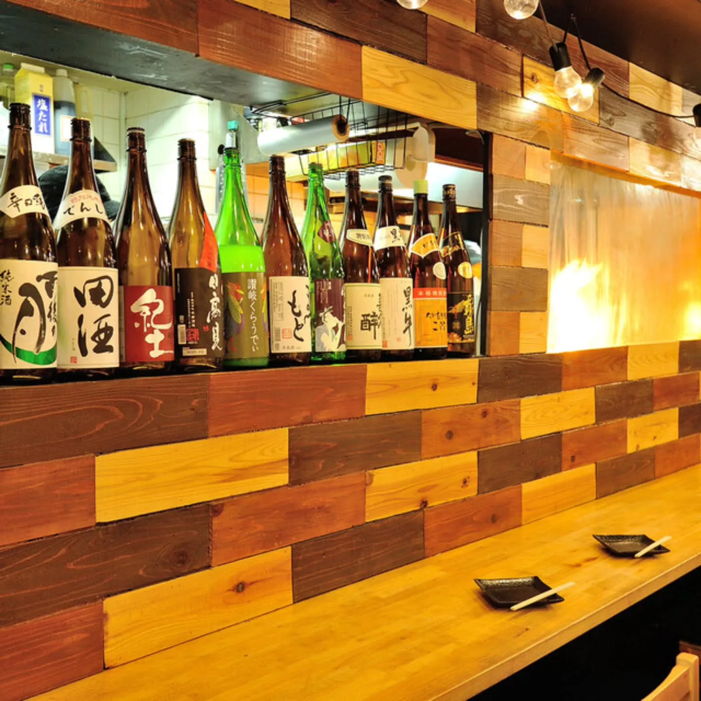 ゆっくり食事やお酒を楽しみたい夜に人気なのが、