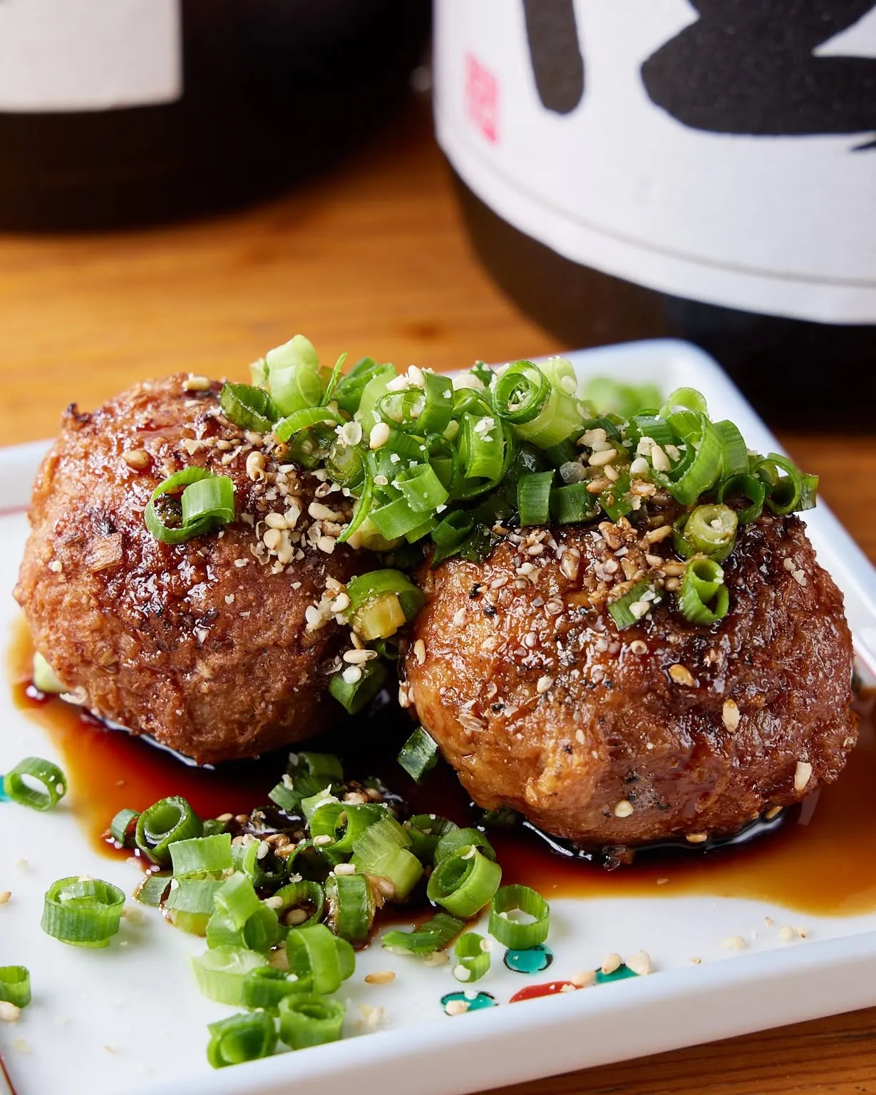 炭焼き鶏と新鮮な海鮮は、