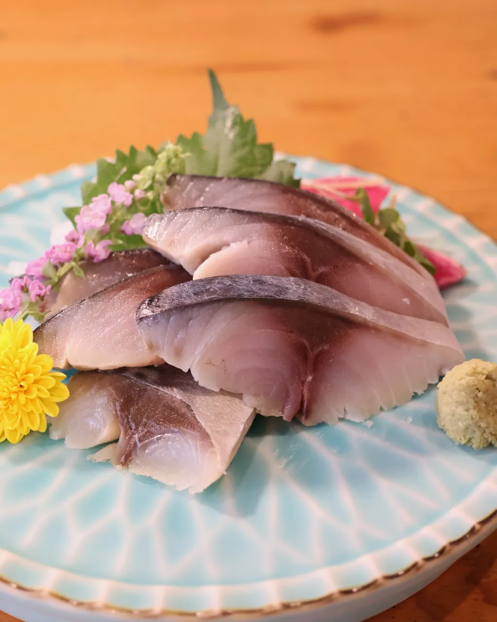 炭火で香ばしく焼き上げた鶏料理は、
